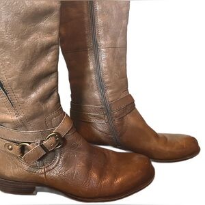 Naturalizer N5 Comfort Low Heeled Leather Taupe Boots - Size 8